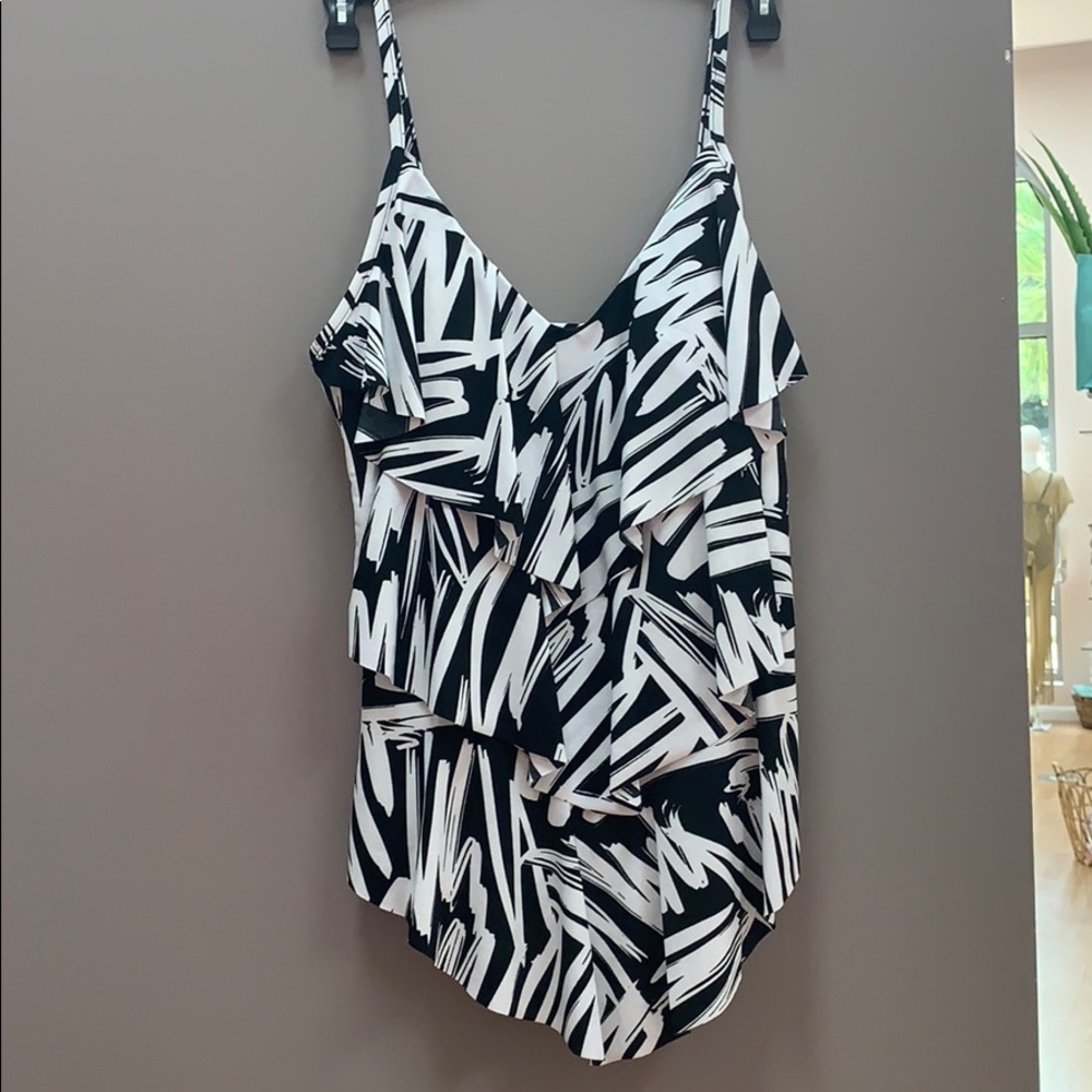 Magic suit black and white flounce tankini top